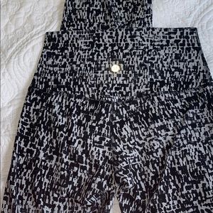Lululemon leggings, size 6